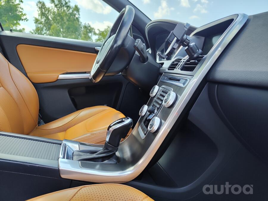 Volvo XC60 1 generation [restyling] Crossover