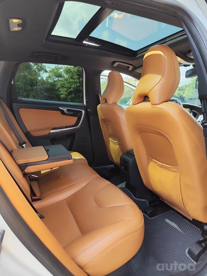 Volvo XC60 1 generation [restyling] Crossover