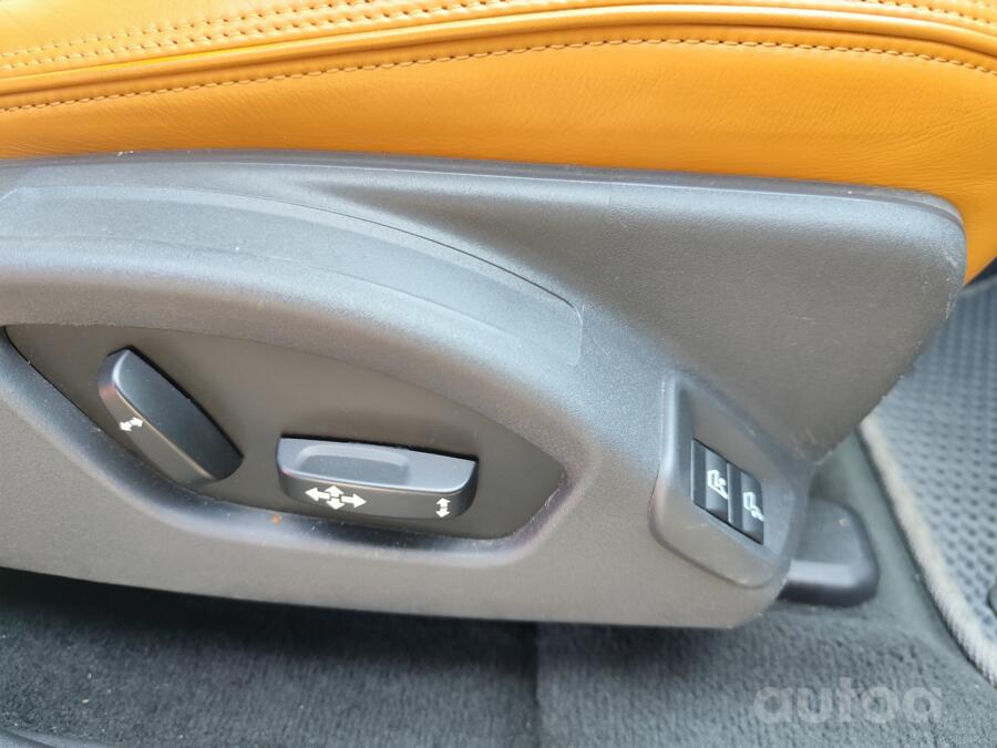 Volvo XC60 1 generation [restyling] Crossover