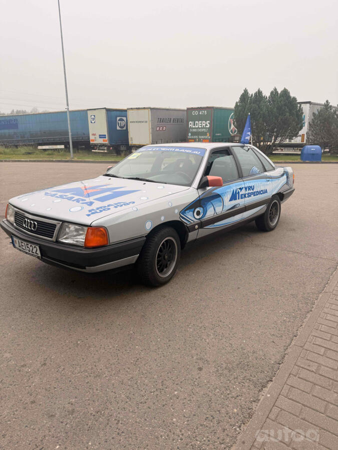 Audi 100