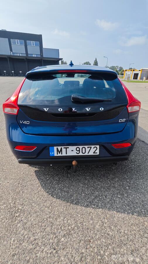 Volvo V40 2 generation Hatchback 5-doors