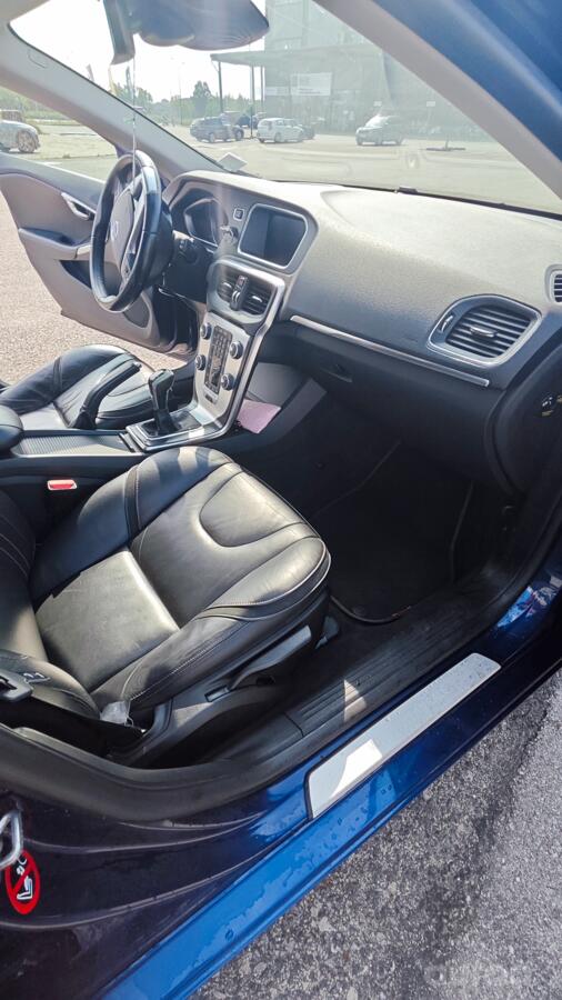 Volvo V40 2 generation Hatchback 5-doors