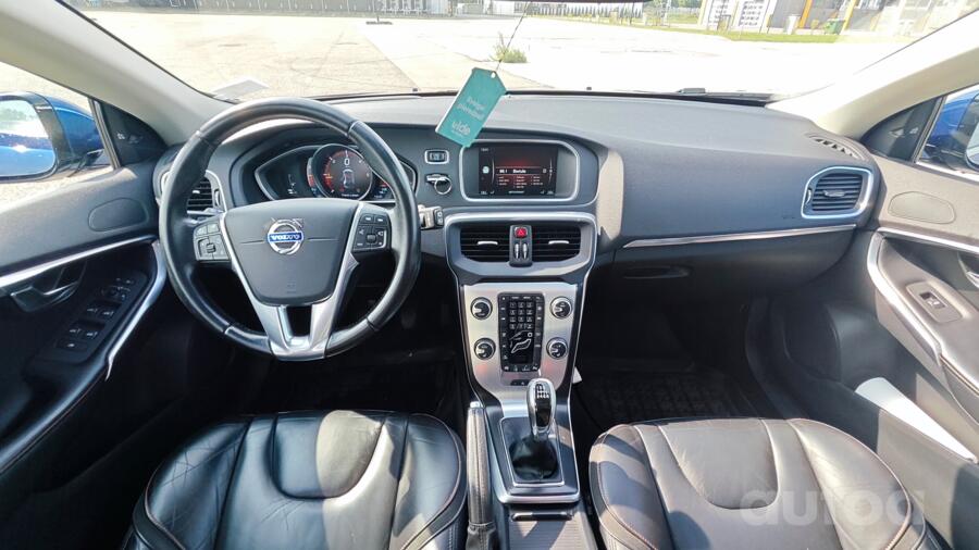 Volvo V40 2 generation Hatchback 5-doors