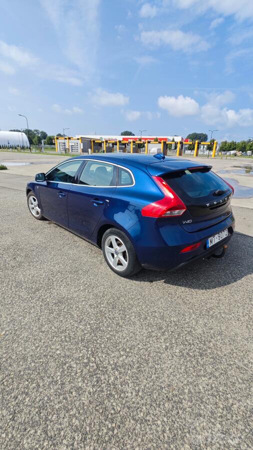 Volvo V40 2 generation Hatchback 5-doors