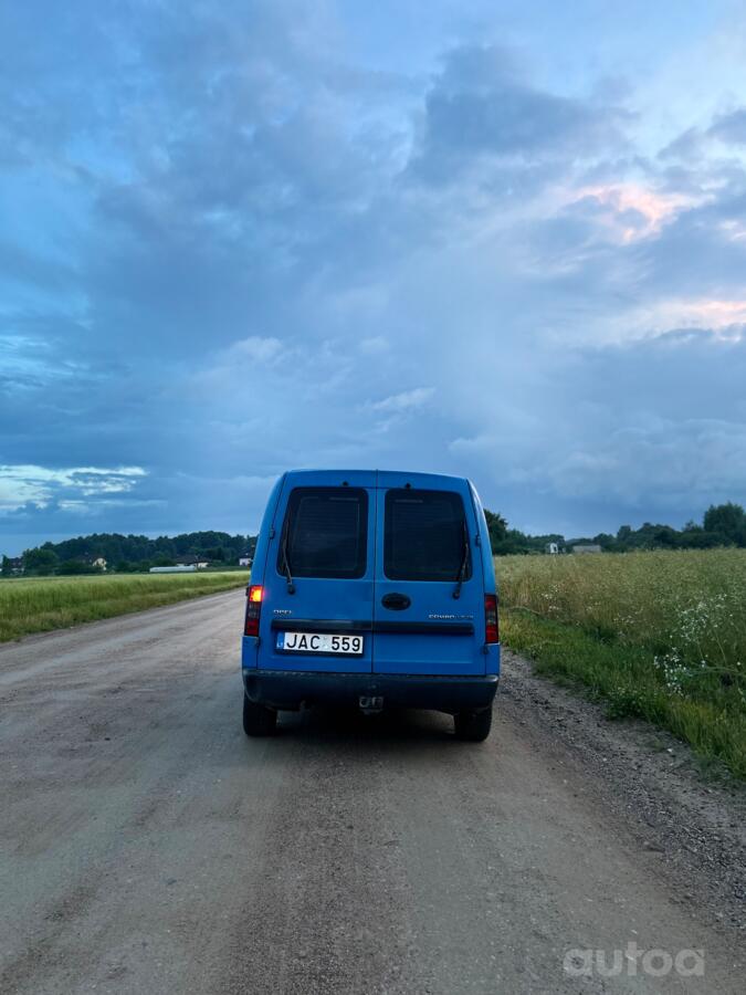Opel Combo C Tour minivan