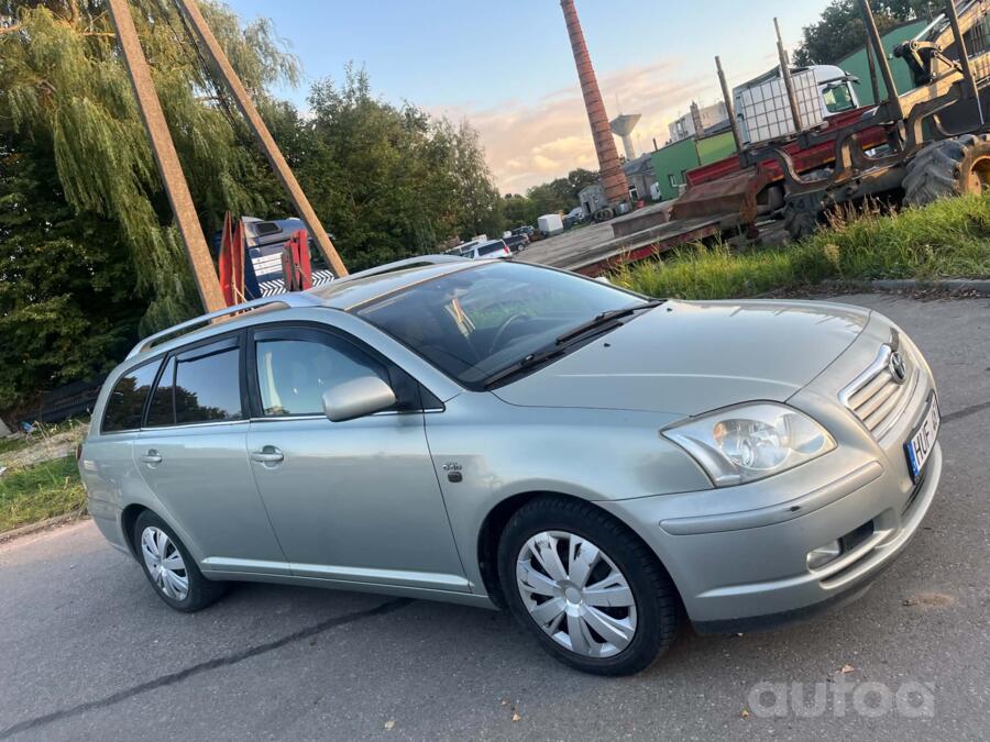 Toyota Avensis 2 generation wagon
