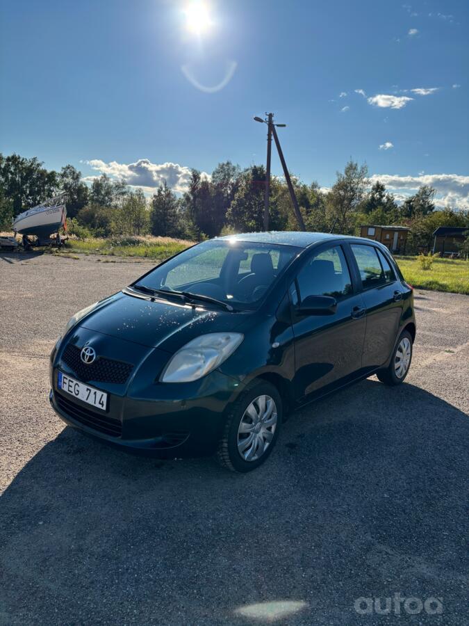 Toyota Yaris 2 generation