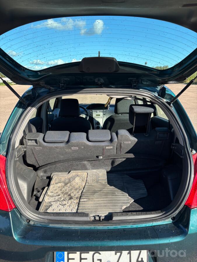 Toyota Yaris 2 generation