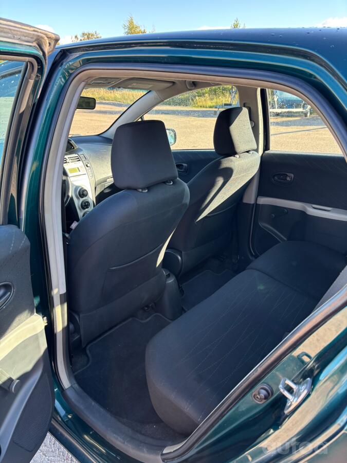 Toyota Yaris 2 generation