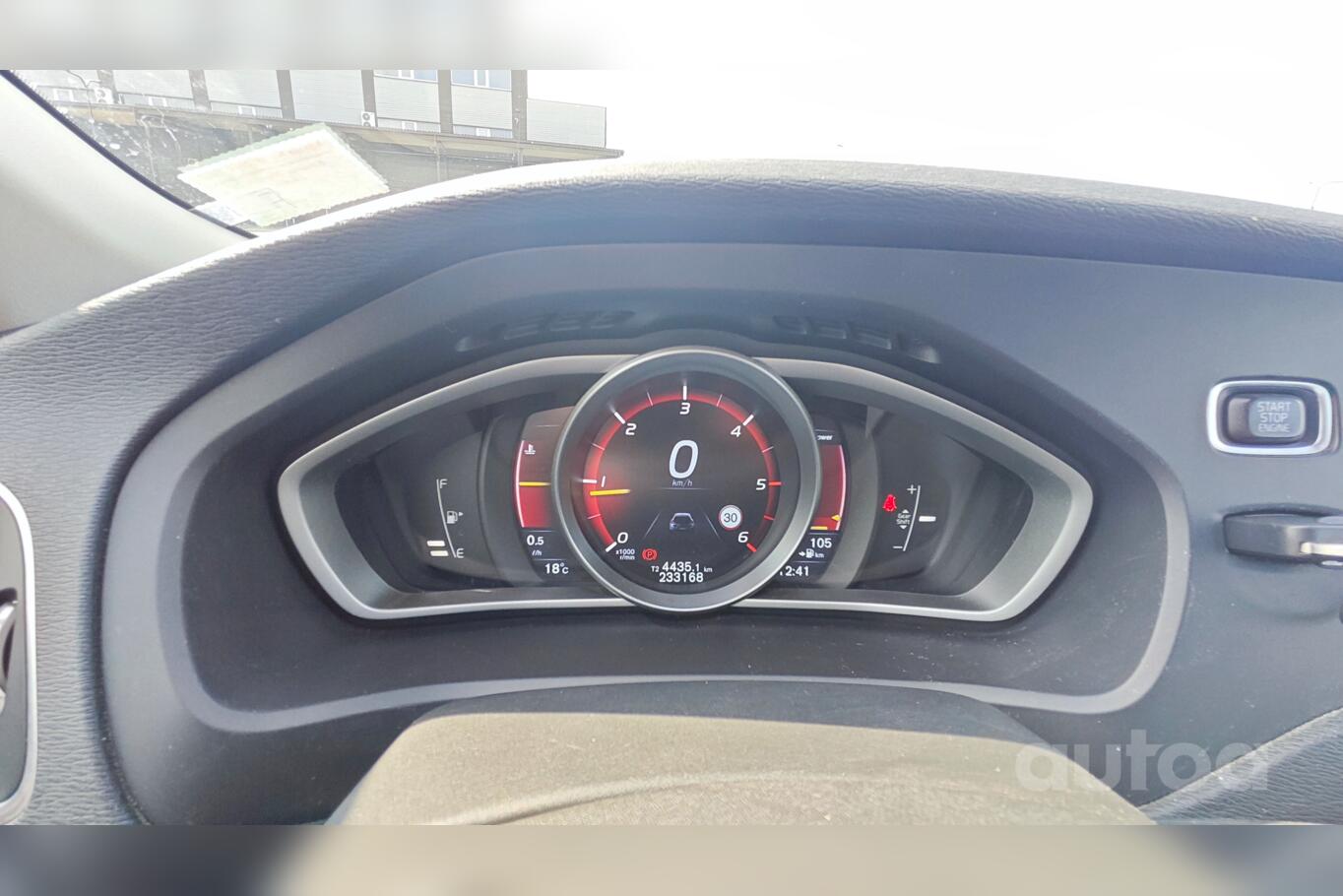 Volvo V40 2 generation Hatchback 5-doors