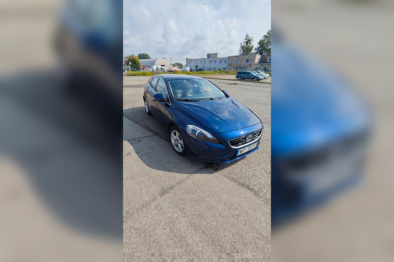 Volvo V40 2 generation Hatchback 5-doors