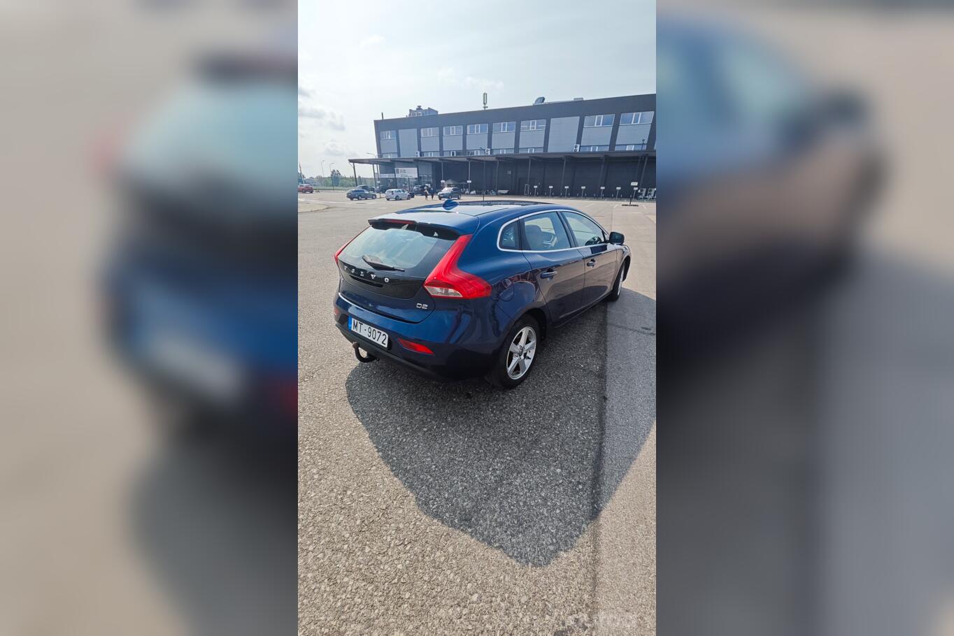 Volvo V40 2 generation Hatchback 5-doors