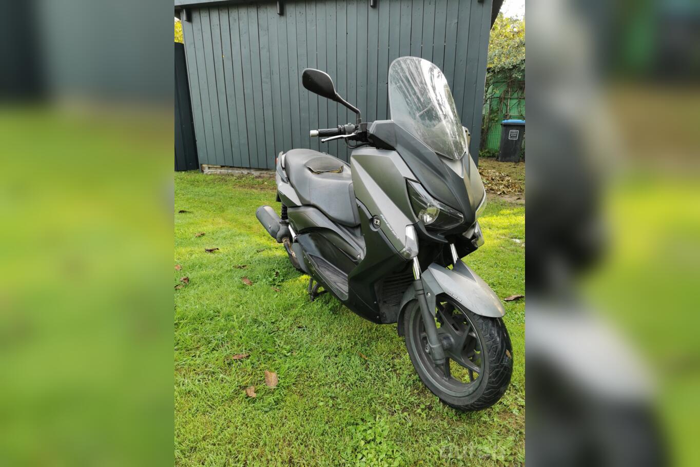 Yamaha X-MAX
