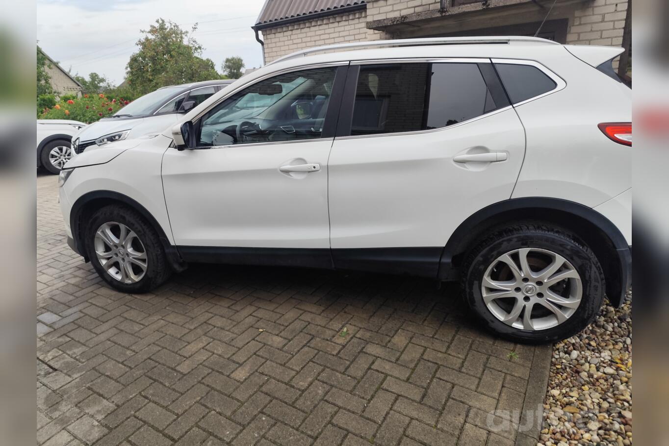 Nissan Qashqai 2 generation Crossover