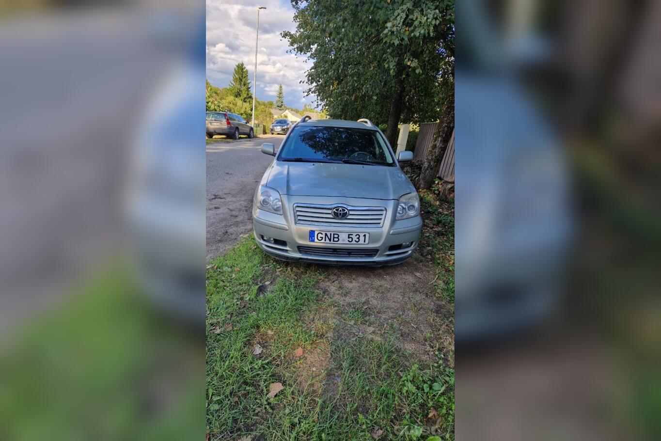 Toyota Avensis 2 generation wagon