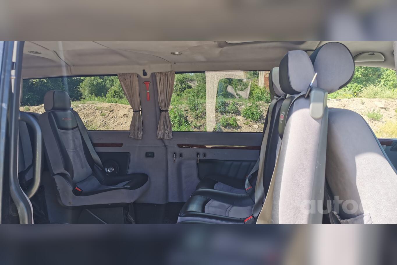 Volkswagen Transporter T5 Minivan 4-doors