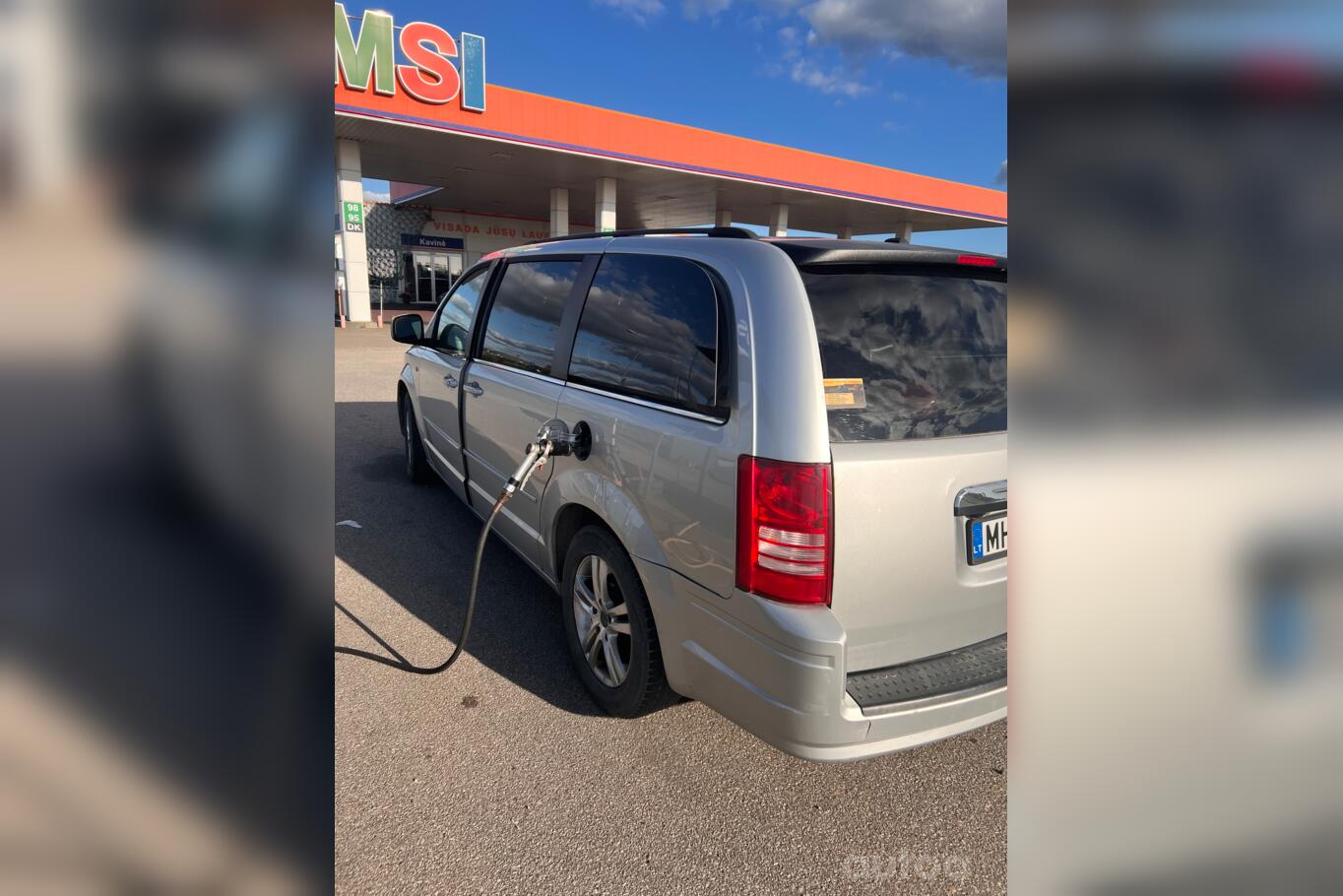 Chrysler Town & Country 5 generation