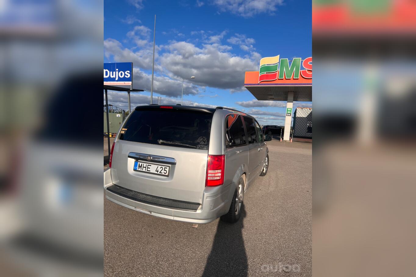 Chrysler Town & Country 5 generation