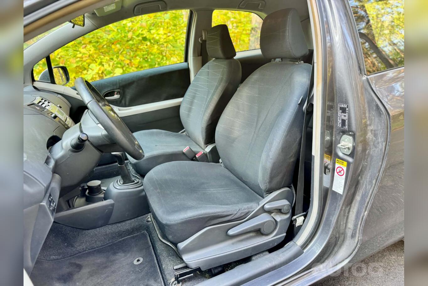 Toyota Yaris 2 generation