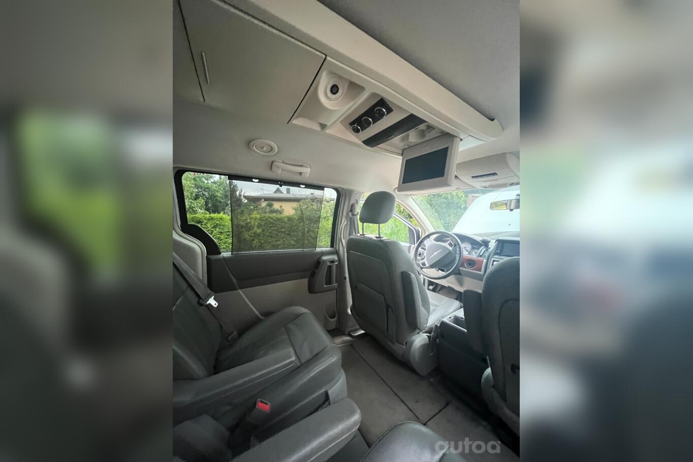 Chrysler Town & Country 5 generation
