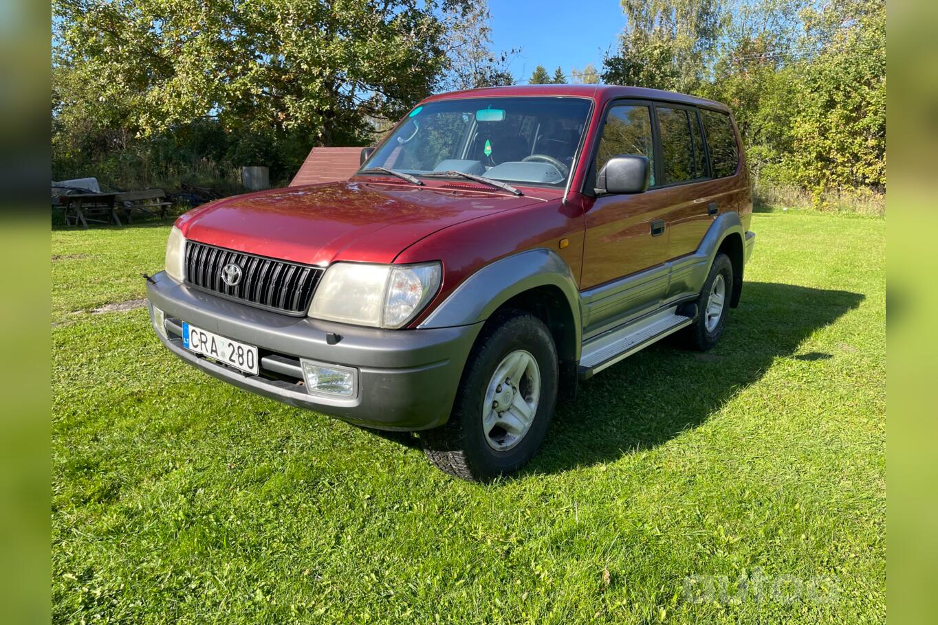 Toyota Land Cruiser J100 SUV