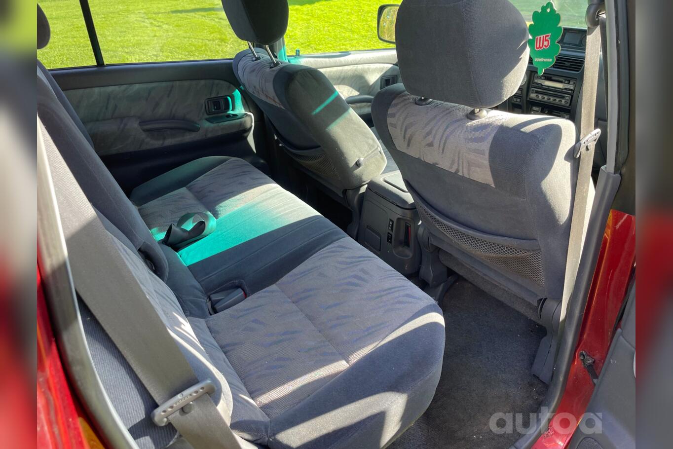 Toyota Land Cruiser J100 SUV