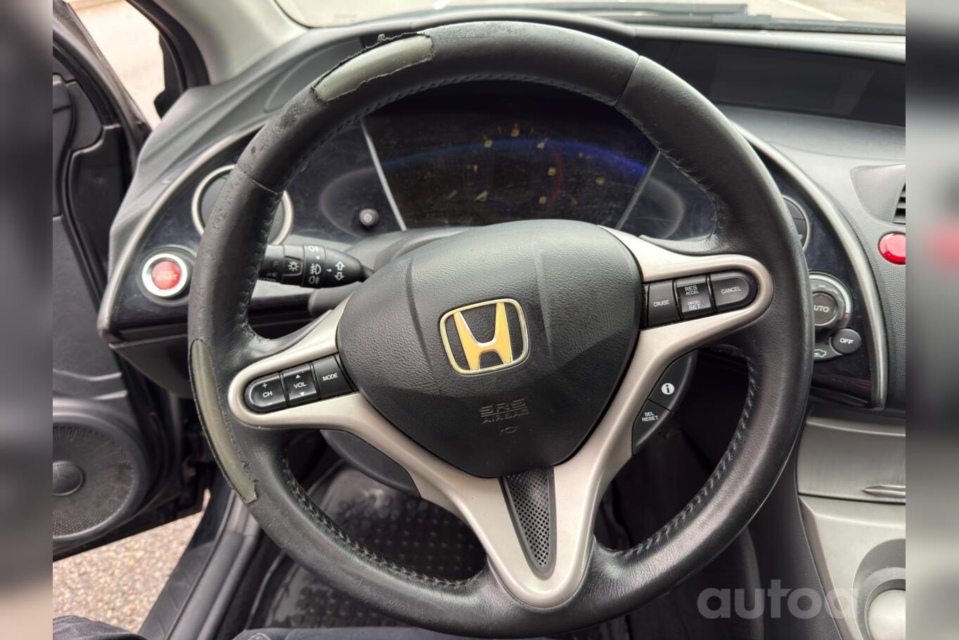 Honda Civic 8 generation Hatchback 5-doors