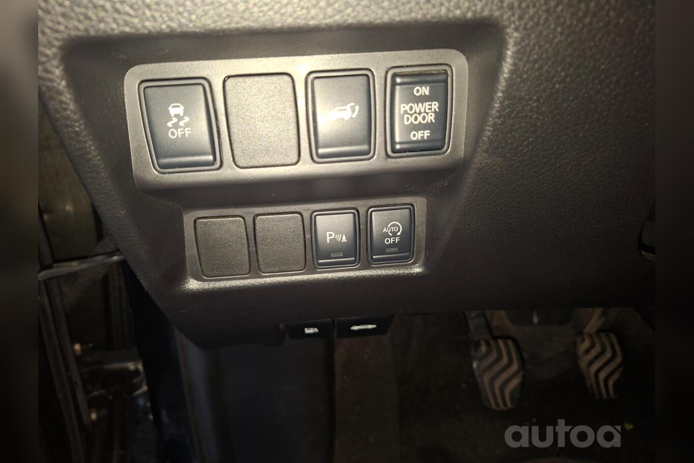 Nissan X-Trail T32 Crossover
