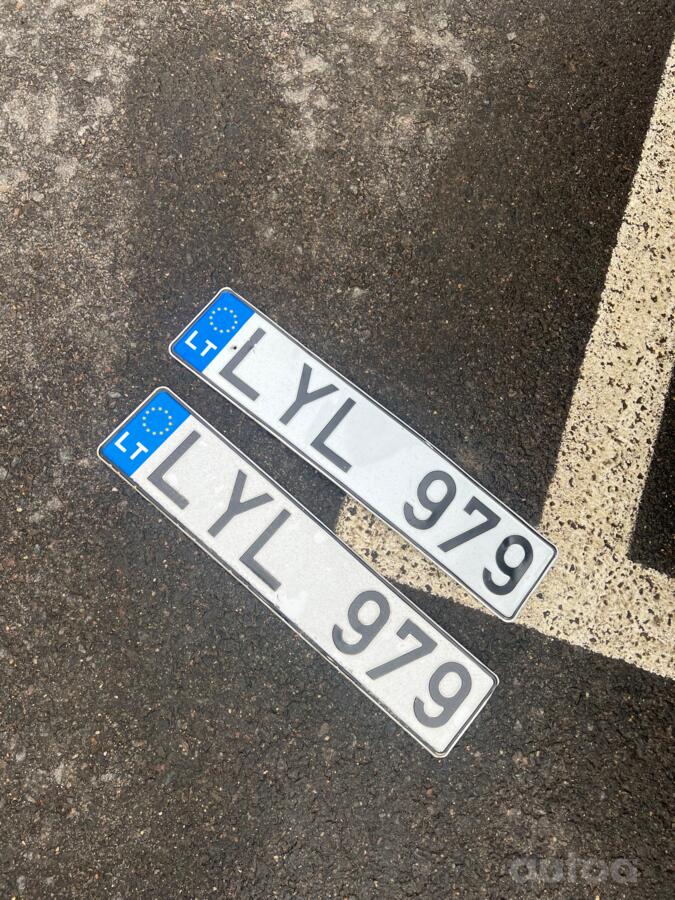 LYL979