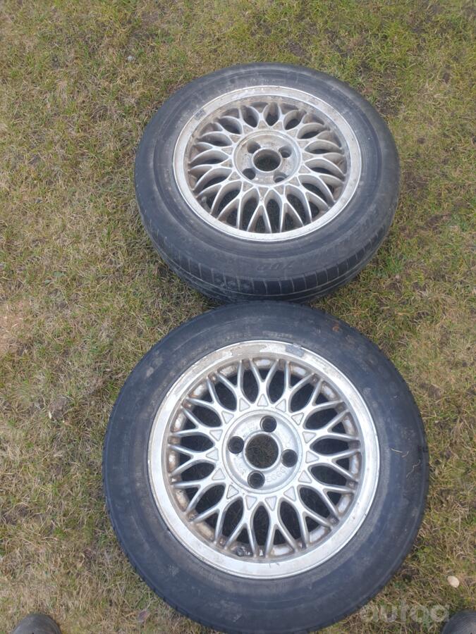 R15, valuveljed