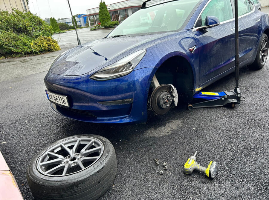 Tesla, valuveljed