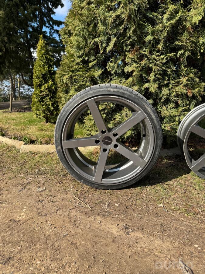 Vossen replikos, valuveljed