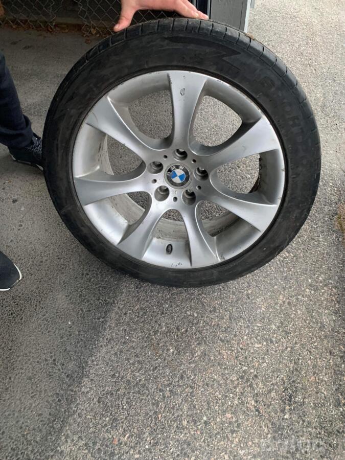 Bmw, valuveljed