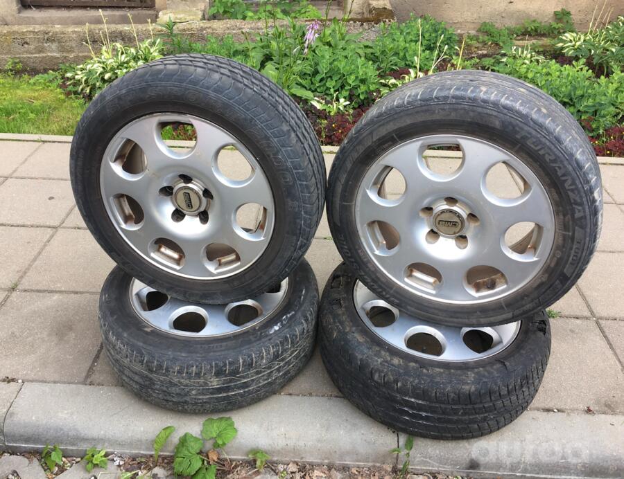 Audi, valuveljed