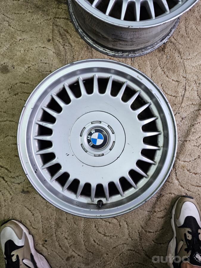 Bmw, valuveljed
