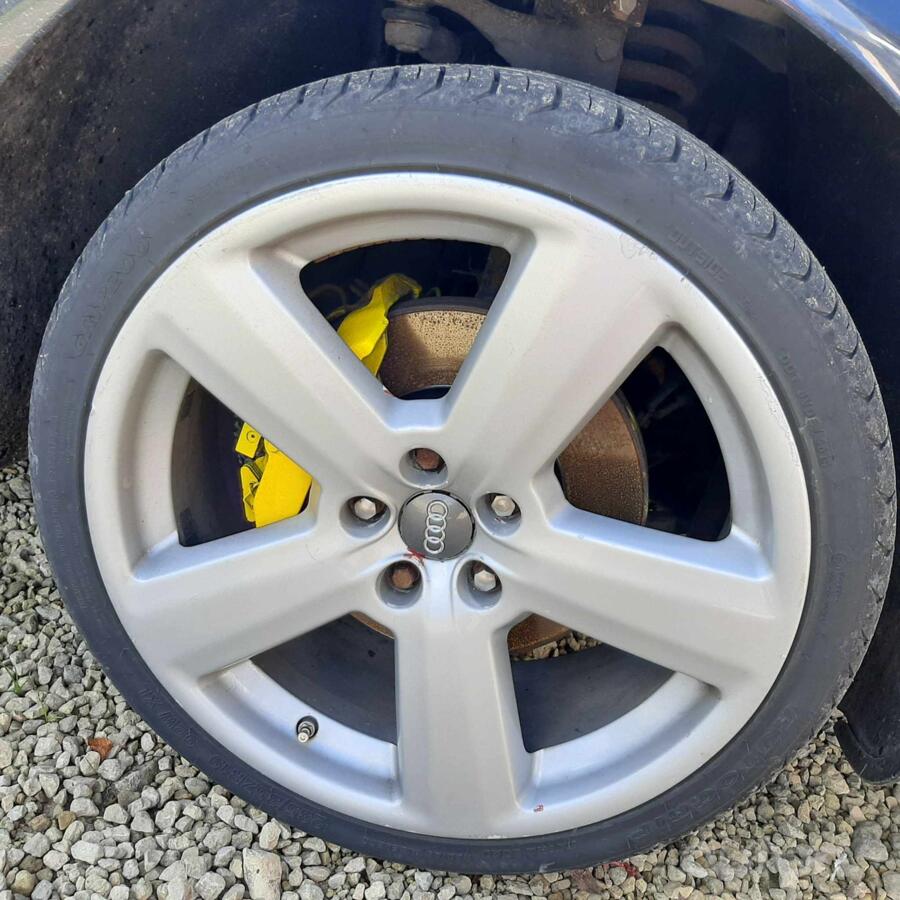 AUDI, valuveljed