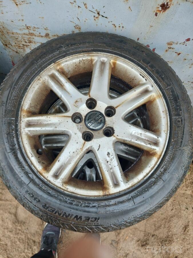 Volvo, valuveljed
