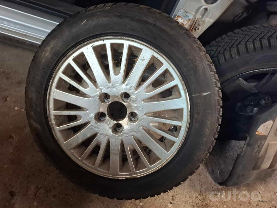 Volvo, valuveljed