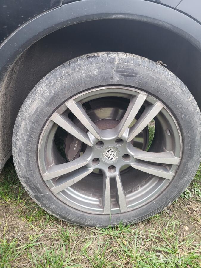 Porsche, valuveljed
