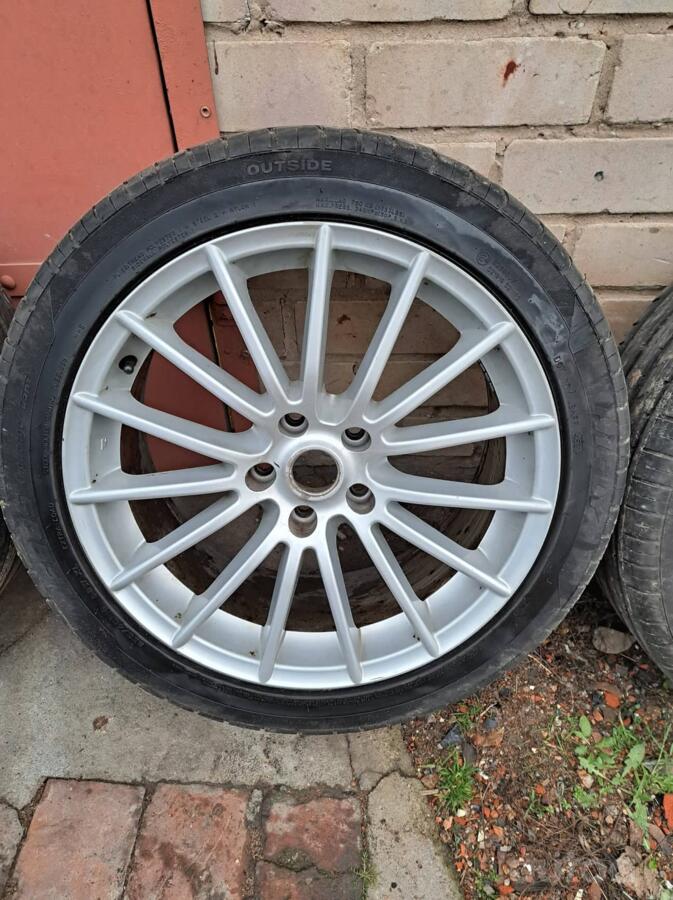 Italian Design, valuveljed