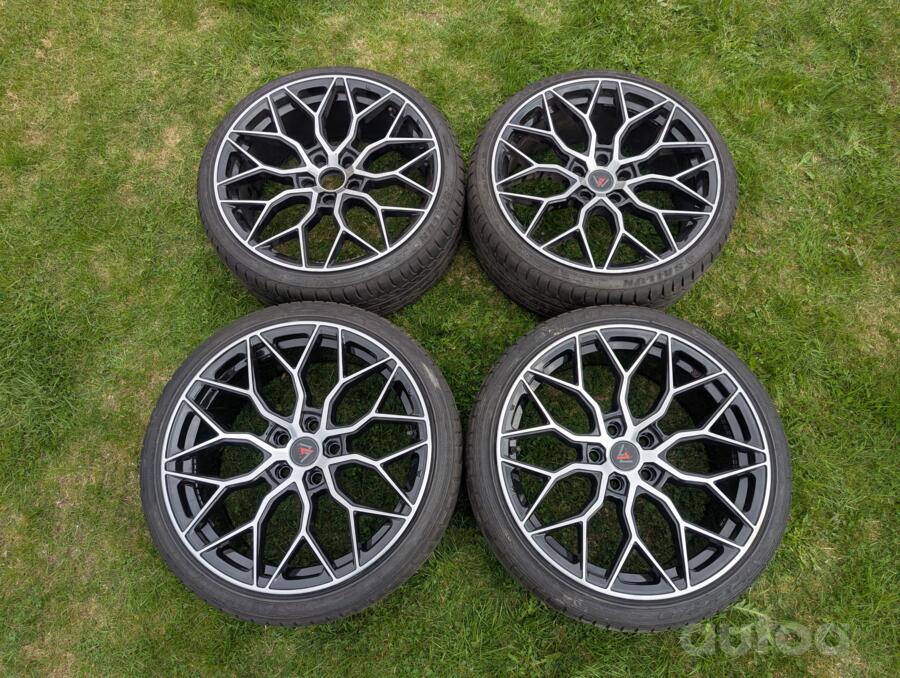7 Wheels, valuveljed