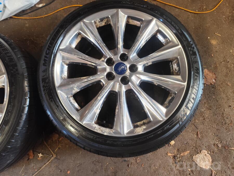 Ford, valuveljed