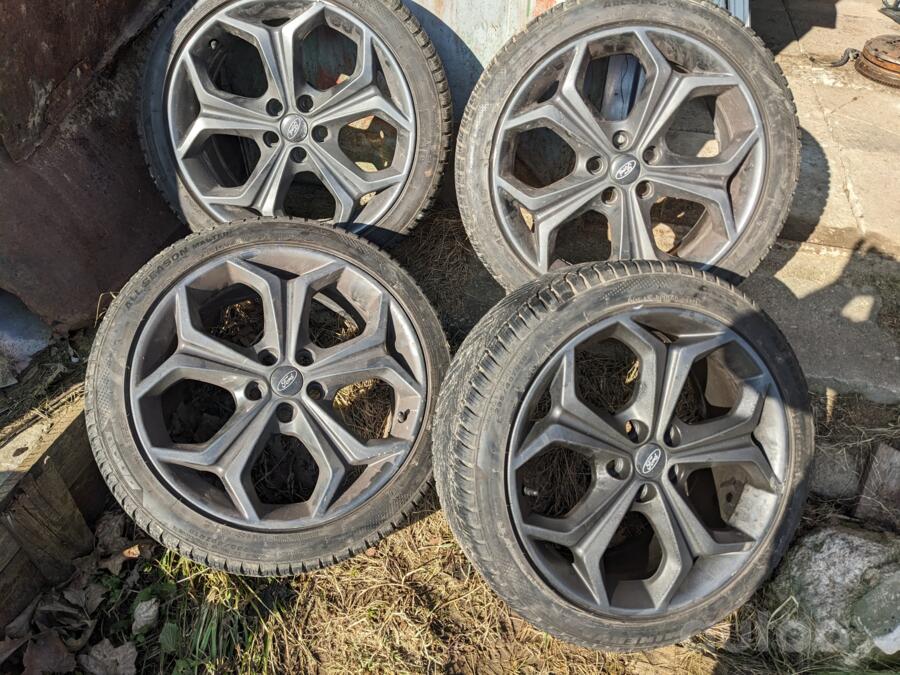 Ford, valuveljed
