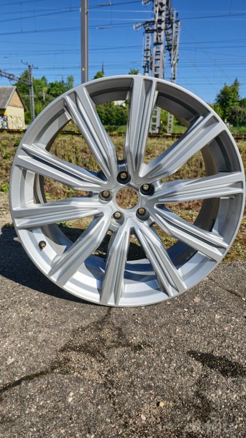 Audi, terasest stantsitud