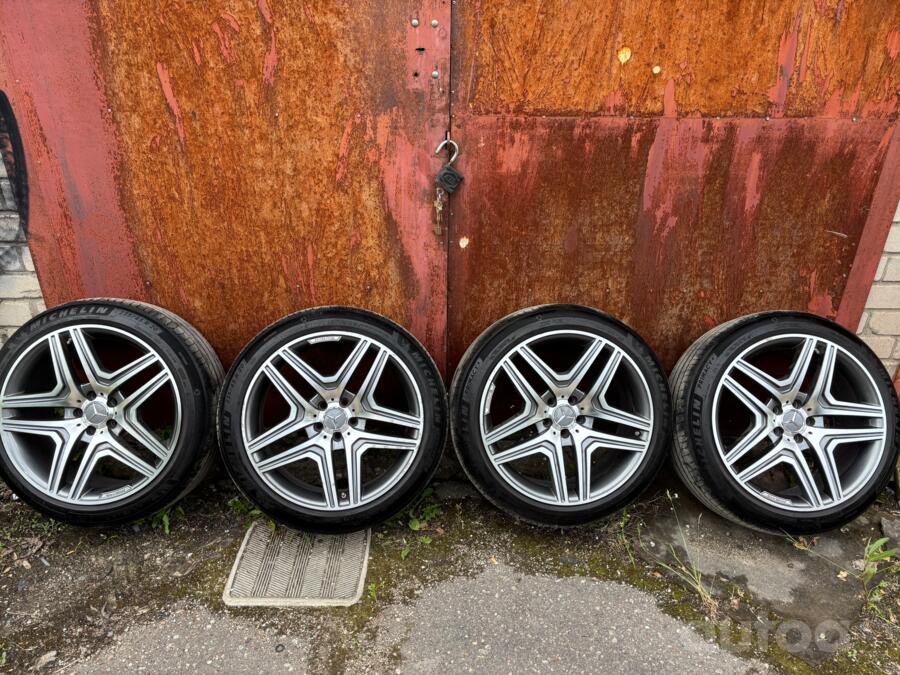 Mercedes Benz, valuveljed