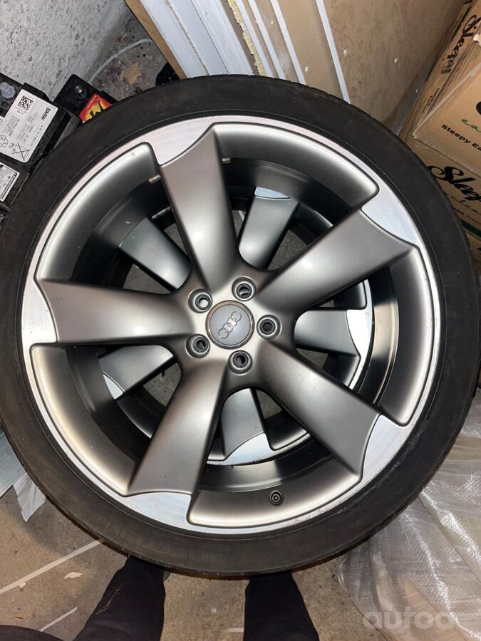 Audi, valuveljed