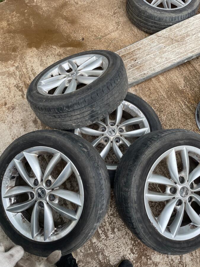 Mini, valuveljed