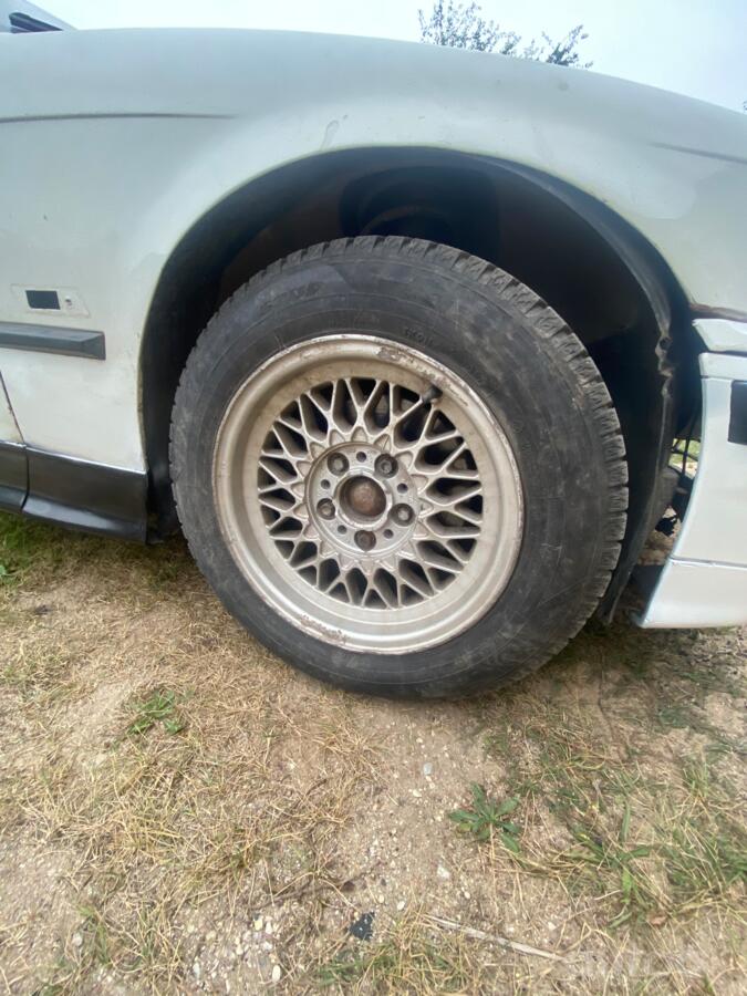 Bmw, valuveljed