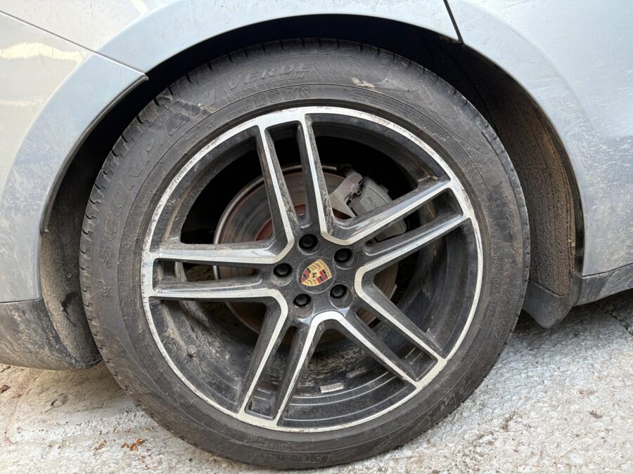 Porsche, valuveljed