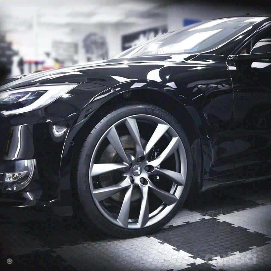 TESLA, sepistatud